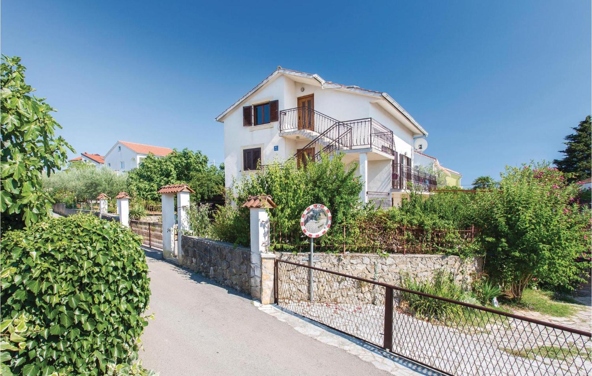 Lovely Apartment In Krk With Kitchen Brzac Exterior foto