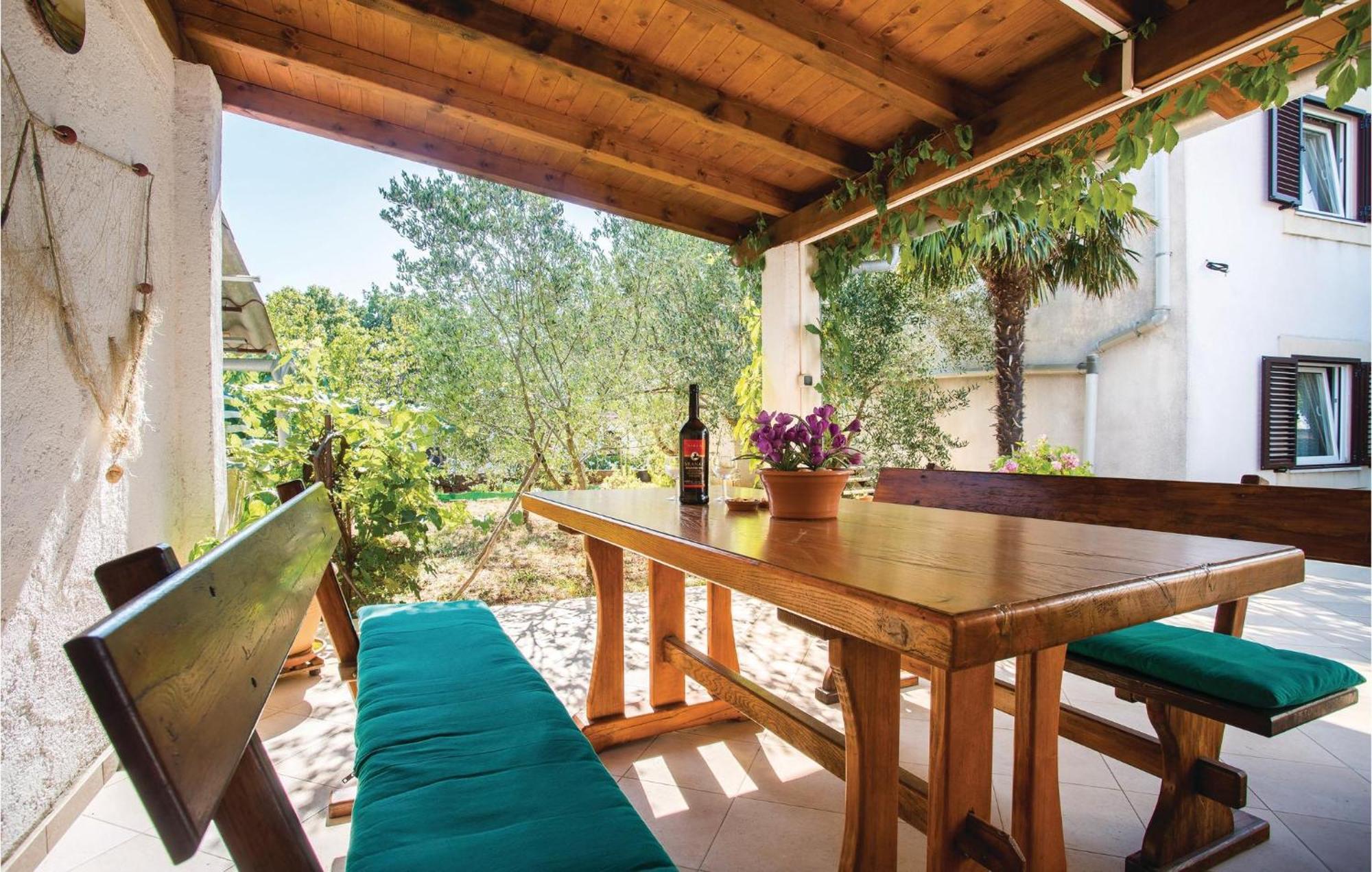 Lovely Apartment In Krk With Kitchen Brzac Exterior foto