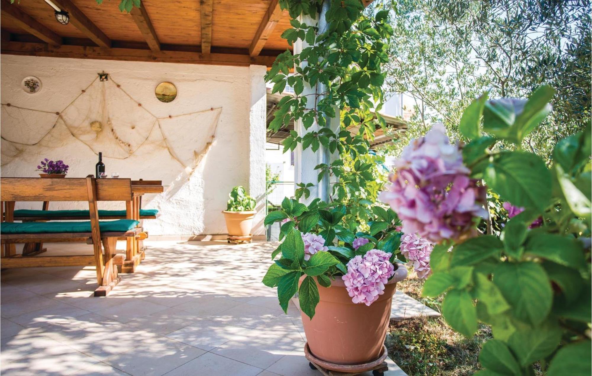 Lovely Apartment In Krk With Kitchen Brzac Exterior foto